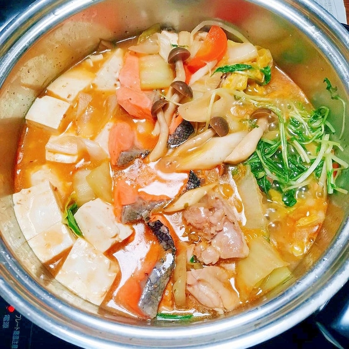 麻婆豆腐の素で鮭の麻婆鍋